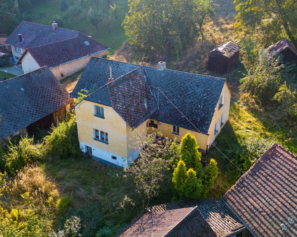 Podíl 1/2 rodinného domu, 126 m², Bezpravovice